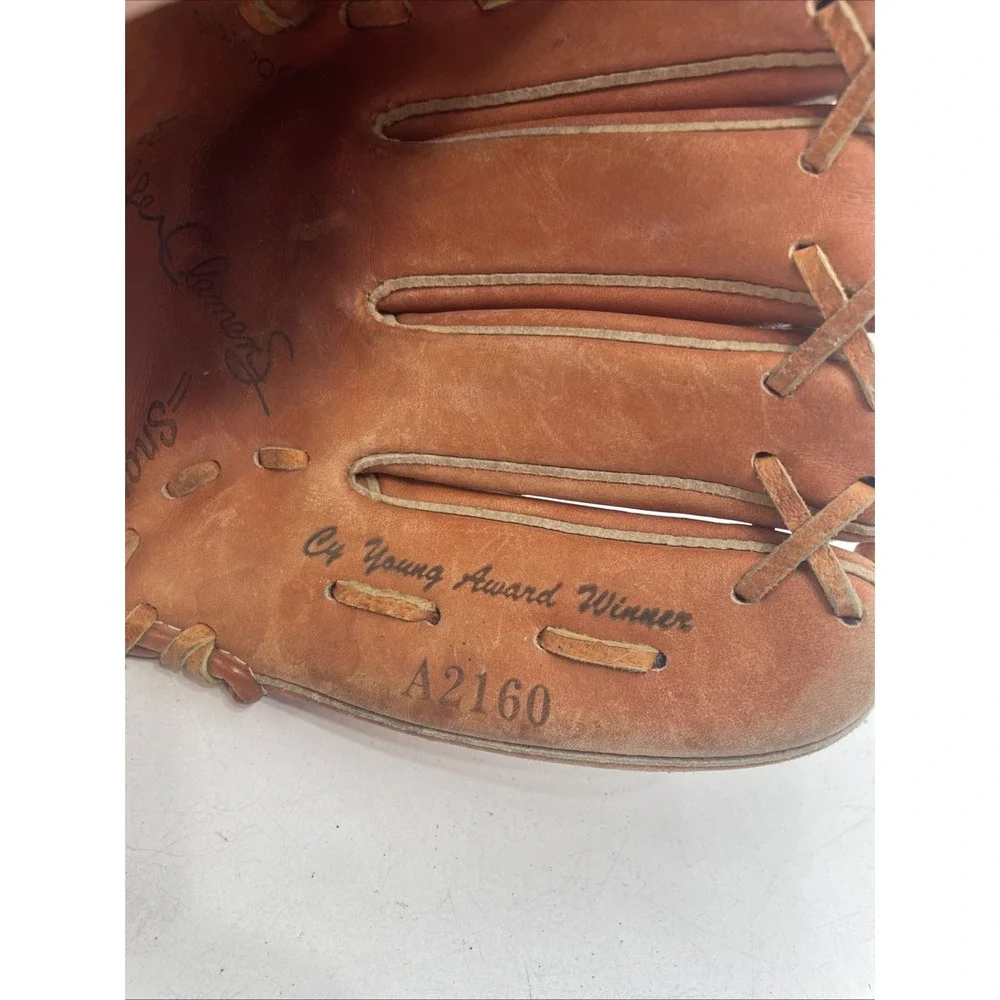 Wilson Roger Clemens RHT Baseball Glove Mitt Model #A2160 Vintage Roger Clemens
